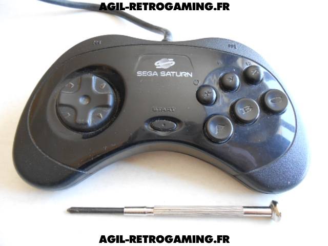 Démonter manette Sega Saturn