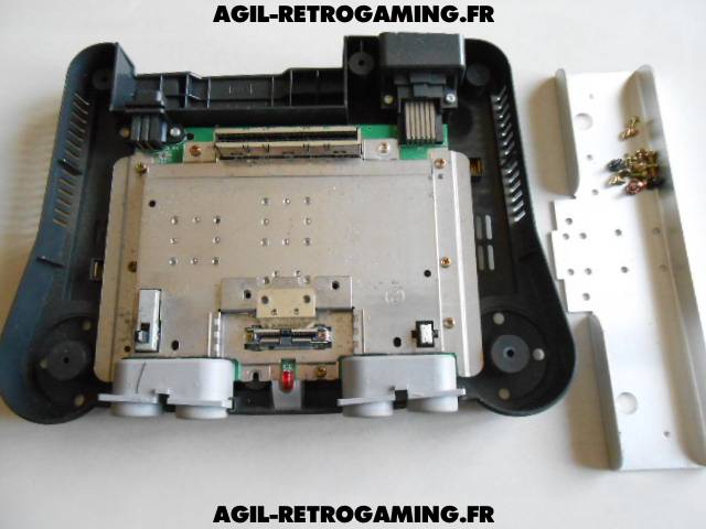 Démonter coque inférieure N64