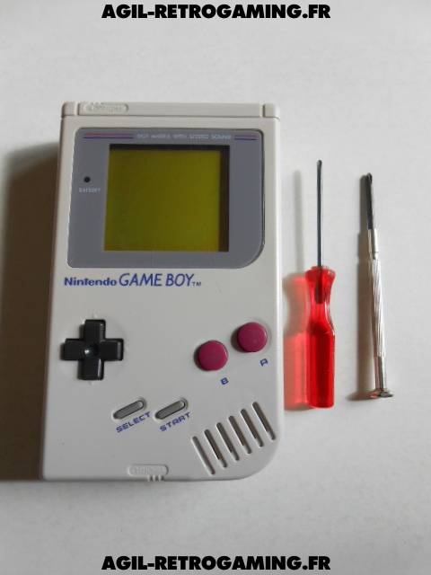 Démontage intégral d'une console Game Boy Classique
