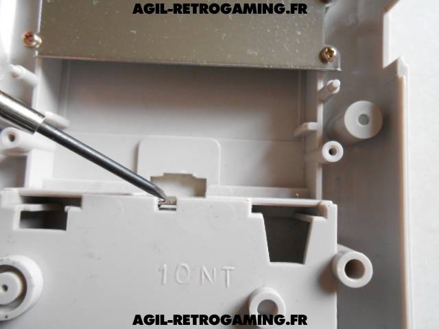 Démonter console Game Boy en photo