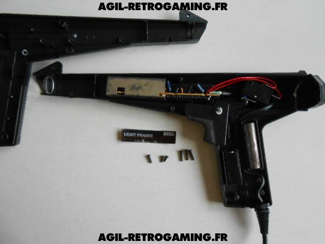 Démonter intégralement un pistolet Sega (light gun) pour Master System