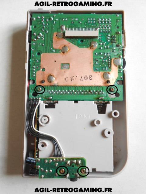 Démonter intégralement une console Nintendo Game Boy