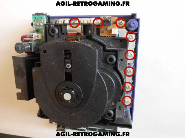 Démontage intégral console GameCube