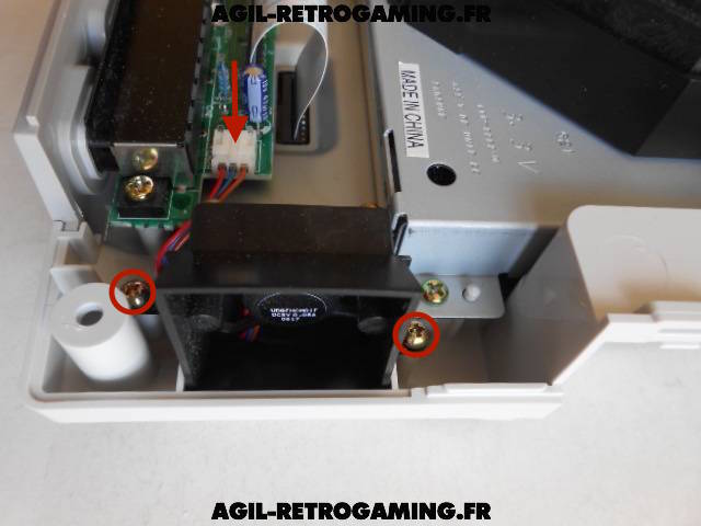 Démonter ventilateur Sega Dreamcast