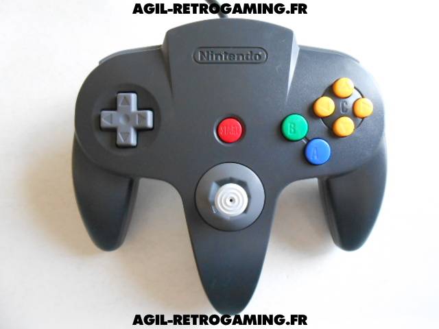 Démontage d'une manette officielle pour Nintendo 64