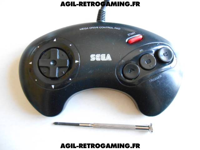 Démonter Manette Sega MD2