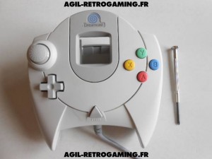 Démontage Pad Officiel Sega Dreamcast